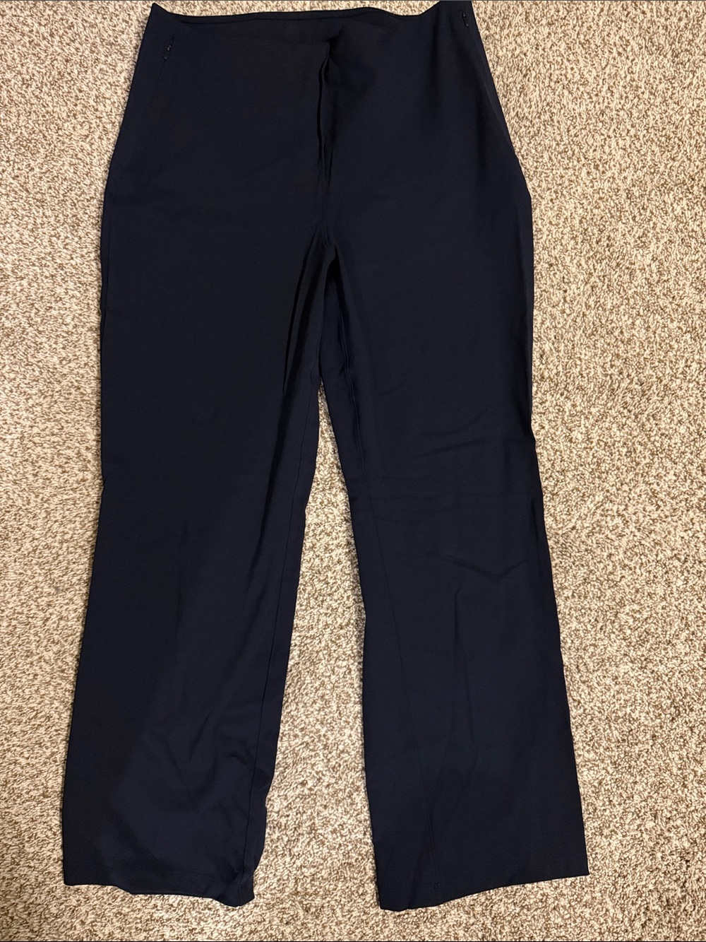 Lululemon smooth fit pull on crop navy sz 10